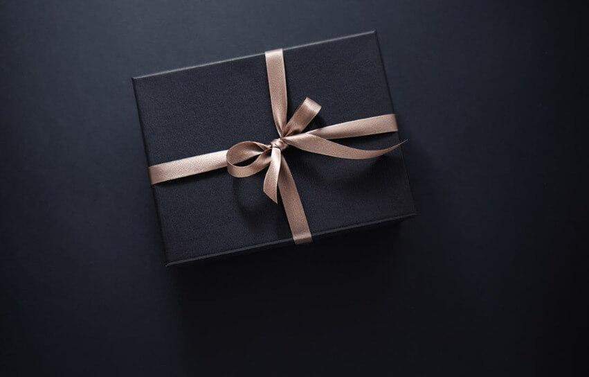 นาฬิกาข้อมือสำหรับวันเกิด 18 ปี