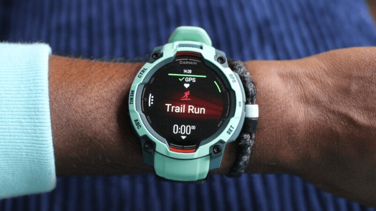 การติดตาม GPS แม่นยำ เหมาะสำหรับผจญภัยและกิจกรรมกลางแจ้ง