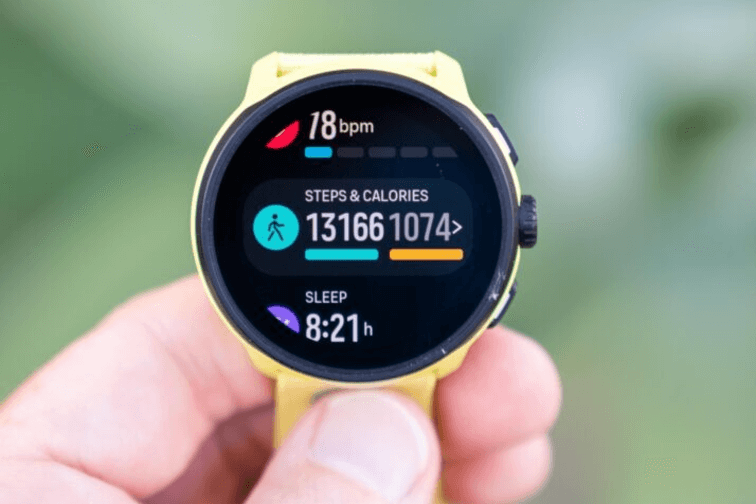 ฟีเจอร์ติดตามสุขภาพและฟิตเนสช่วยตรวจวัดอัตราการเต้นของหัวใจ การนอนหลับ และกิจกรรมออกกำลังกายต่าง ๆ