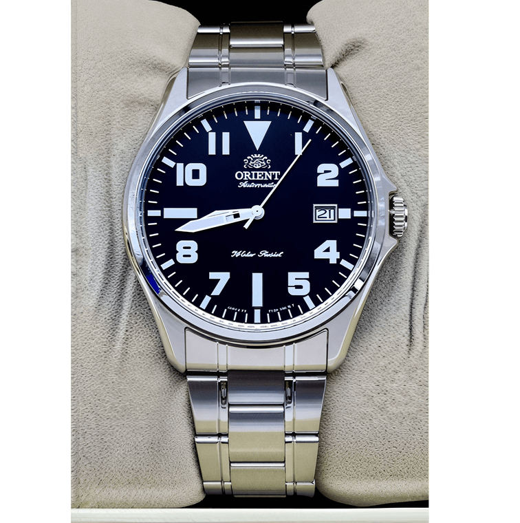 นาฬิกาออโตเมติกสีเงิน หน้าปัดสีน้ำเงินเข้ม ดีไซน์หรูหราเรียบเท่