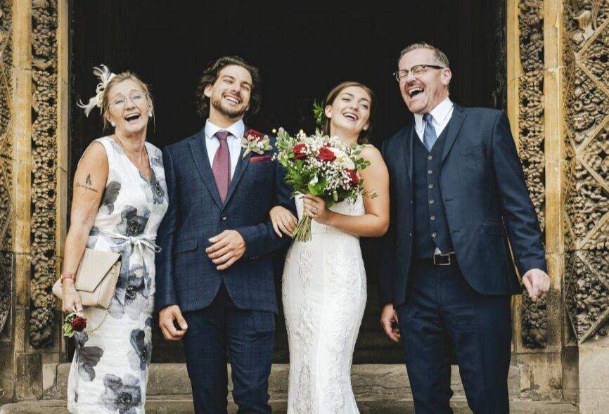 นาฬิกาแบบไหนที่เหมาะสมสำหรับคุณแม่ของเจ้าสาว?