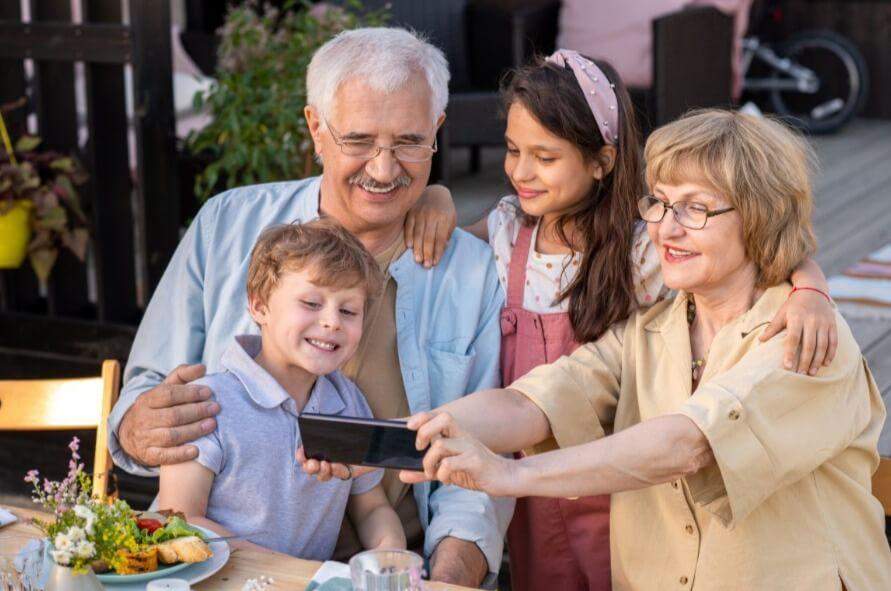 นาฬิกาที่สวยที่สุดสำหรับคุณย่าและคุณปู่