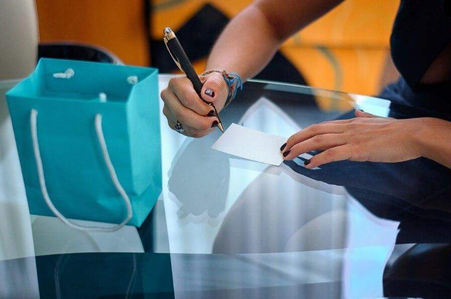 นาฬิกาที่ได้รับแรงบันดาลใจจากสีทิฟฟานี่บลู