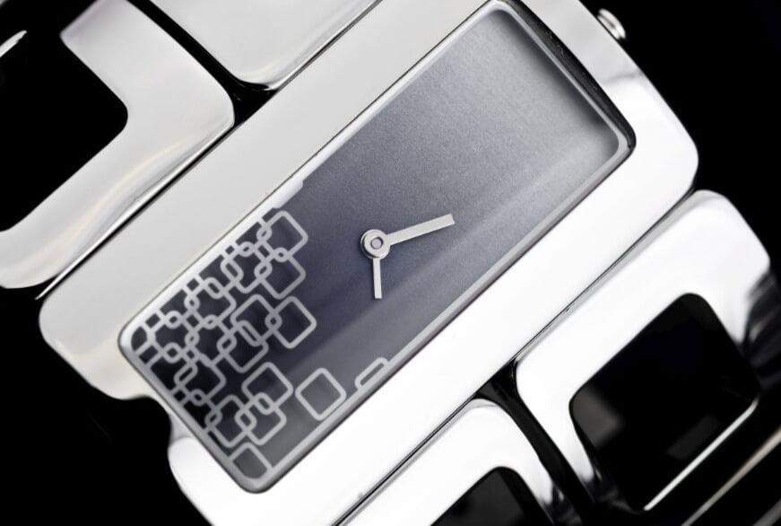 เฉดสีของสแตนเลสแบบไหนที่ควรเลือกในนาฬิกา?