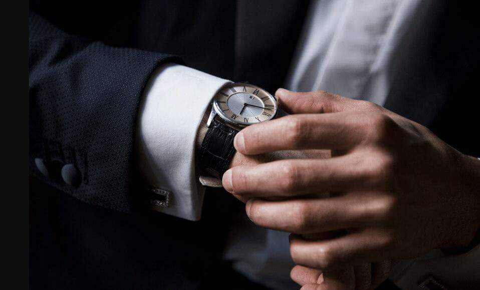 นาฬิกาแบบไหนที่เหมาะกับชุดสูท?