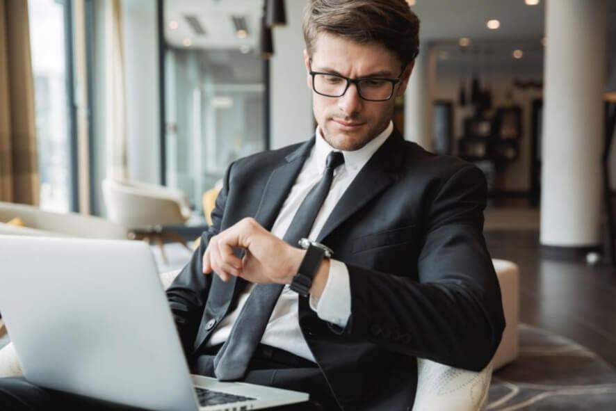 นาฬิกาในอุดมคติสำหรับนักธุรกิจ