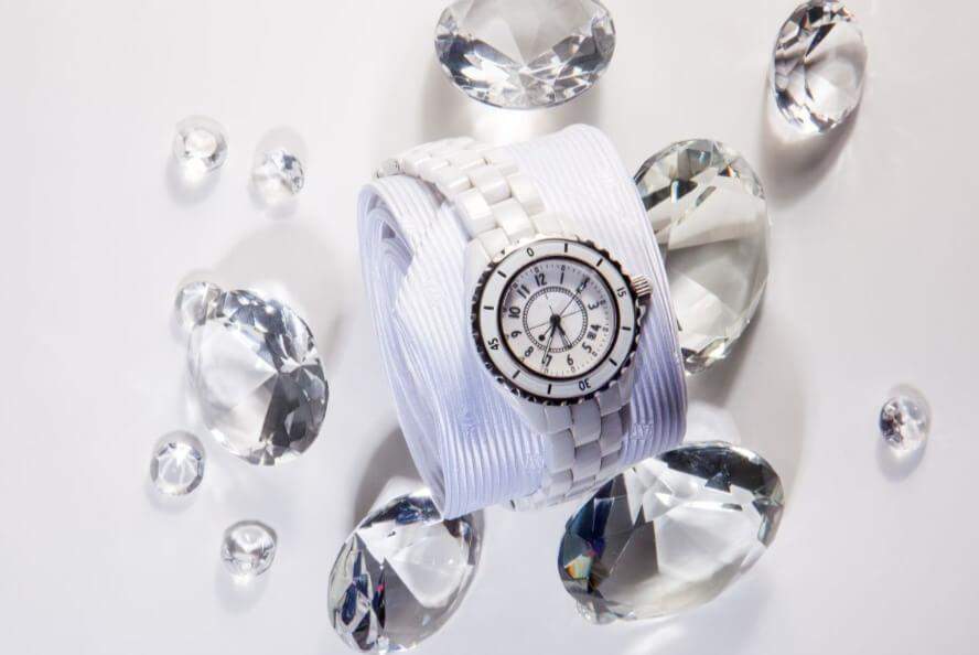 นาฬิกาพร้อมสายเซรามิก