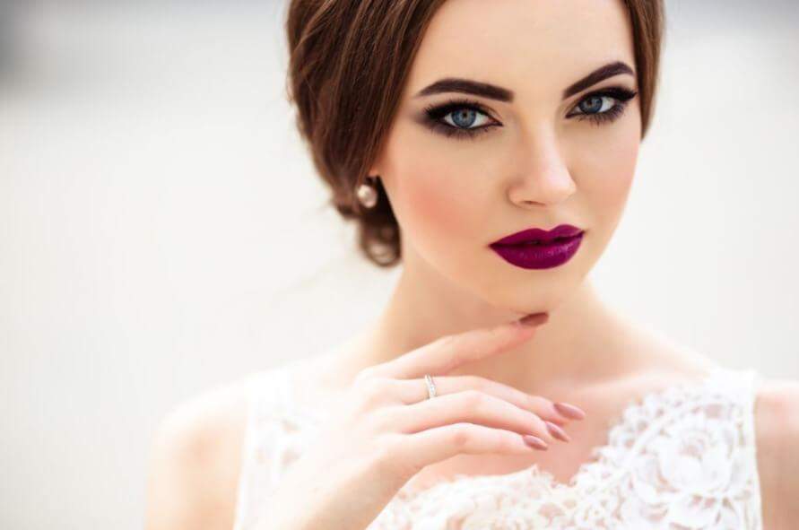 นาฬิกาแบบไหนที่เหมาะกับชุดเจ้าสาว?