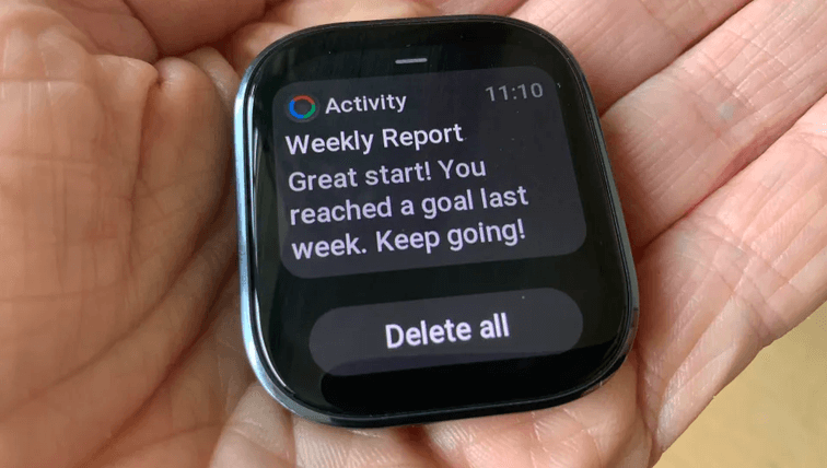 แสดงระบบแจ้งเตือนข้อความ การโทร และแอปต่าง ๆ ช่วยให้ผู้ใช้ไม่พลาดข้อมูลสำคัญตลอดวัน