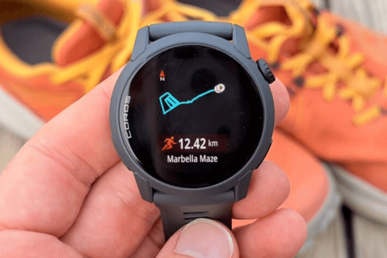 ฟีเจอร์ติดตามเส้นทางแสดงเส้นทางวิ่งหรือปั่นจักรยานแบบเรียลไทม์ เหมาะสำหรับนักวิ่งและนักกีฬา