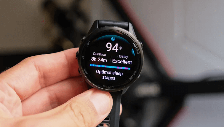 ข้อมูลการติดตามการนอนหลับ เช่น ระยะการนอนและคุณภาพการนอน เพื่อการฟื้นฟูที่ดียิ่งขึ้น