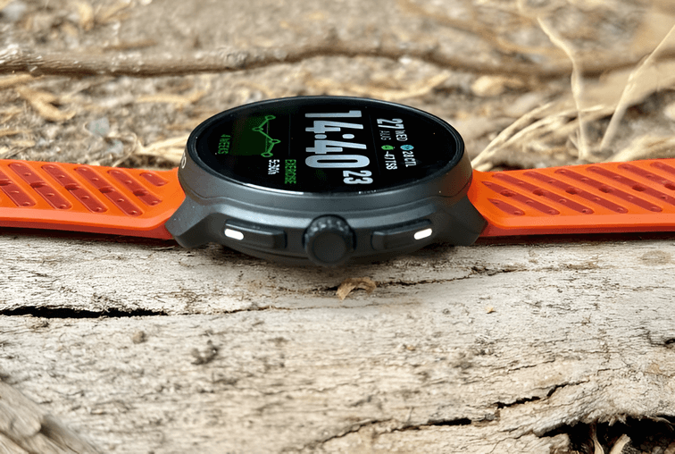 Suunto Race 2 ดีไซน์แข็งแรงและหรูหรา ตัวเรือนไทเทเนียมและสแตนเลสสตีล ออกแบบสำหรับการฝึกซ้อมระยะยาว วิ่งเทรล และกีฬาเอ็นดูแรนซ์กลางแจ้ง