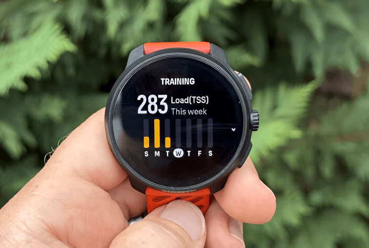 Race 2 แสดงข้อมูลภาระการฝึกซ้อม ตัวชี้วัดการฟื้นตัว และข้อมูลสมรรถนะสำหรับนักวิ่ง นักวิ่งเทรล และกีฬาหลากหลายประเภท